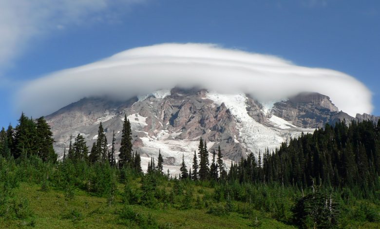 Mount Rainier National Park hiking lodging hotels & restaurants